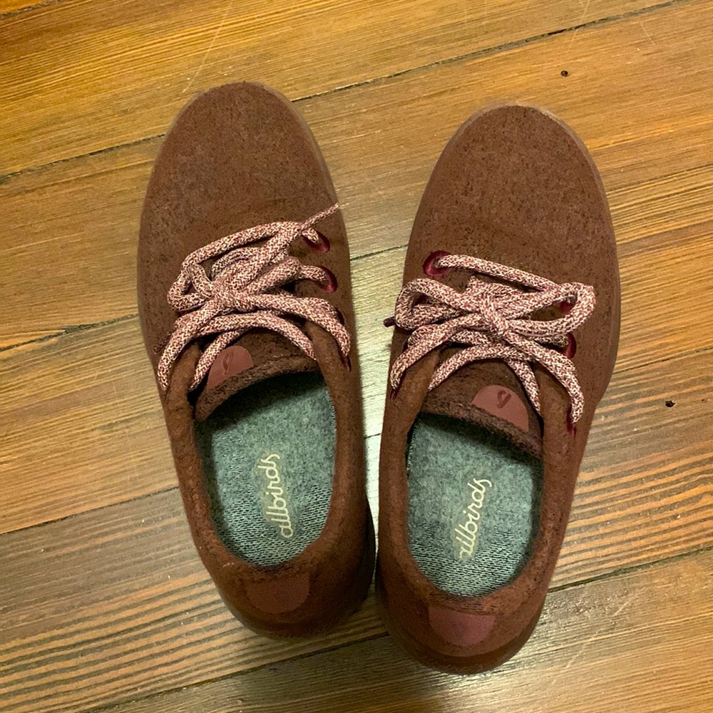 Women’s Allbirds wool runners- limited edition plum, size 6